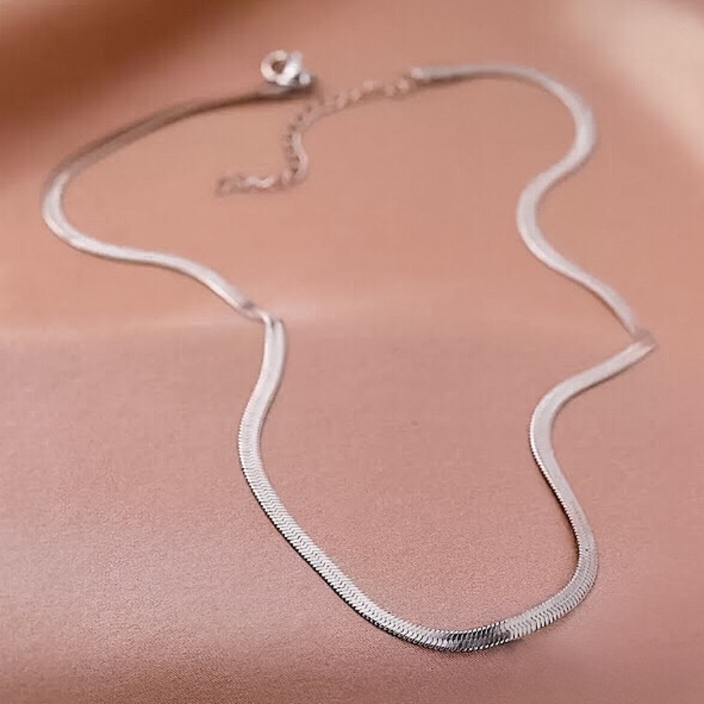 ⚜️𝟯𝟬%𝗢𝗙𝗙 𝗯𝘂𝗻𝗱𝗹𝗲𝘀 𝟯+⚜️ NEW Herringbone Chain Stainless Steel Necklace - Picture 8 of 12